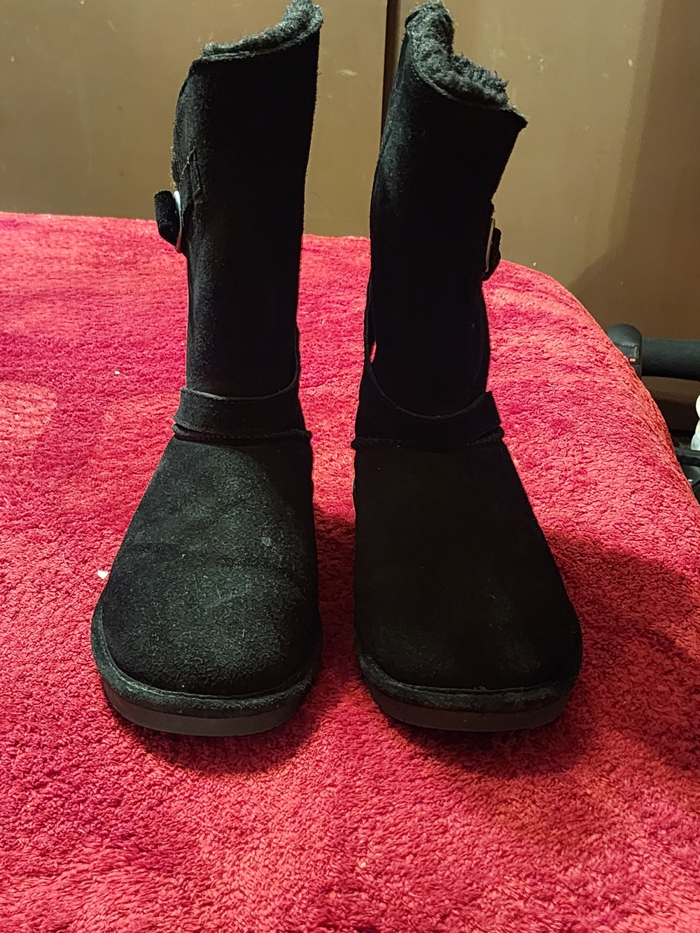 Bear paws Women's Black Suede Shearling Lined Winter Boot